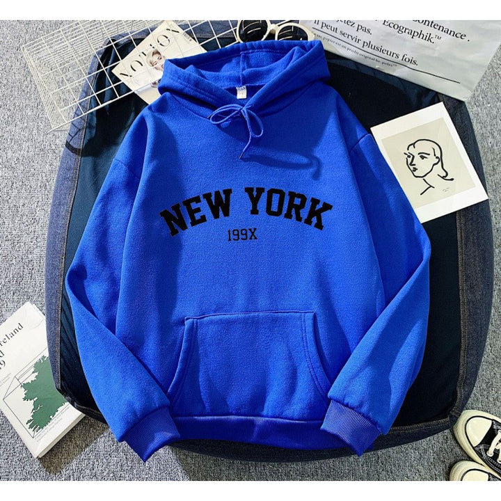 Women's hoodie with sporty New York print Chic & Stil