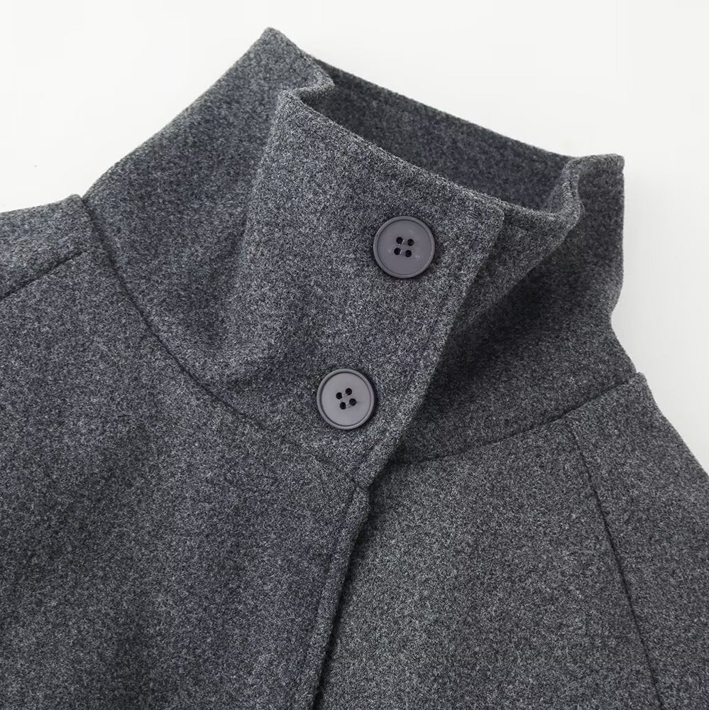 Veste de transition élégante pour femmes avec col montant et ceinture à la taille Chic & Stil
