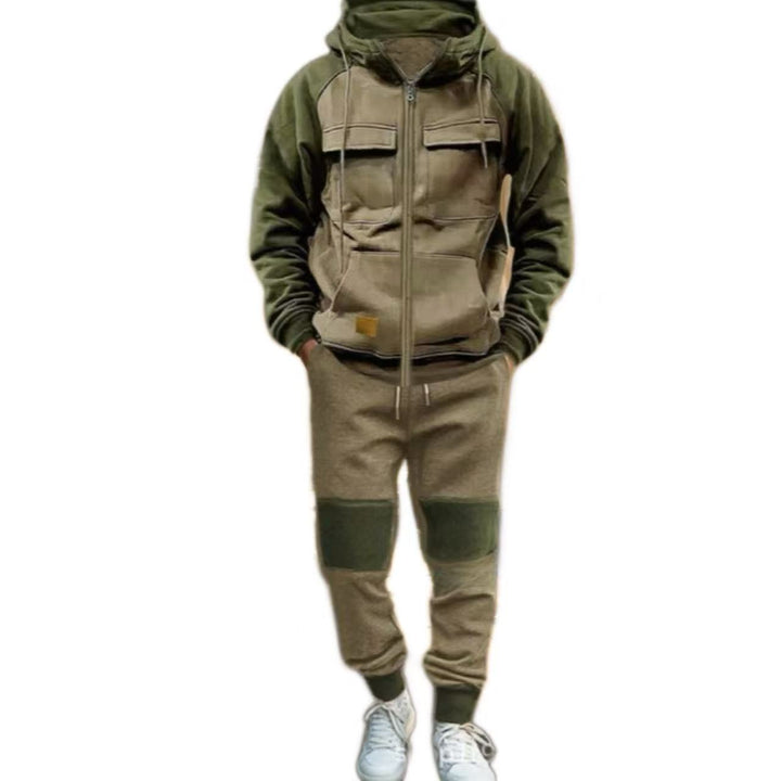 Functional leisure suit for men with practical pockets Lune London
