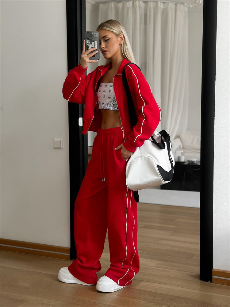 Lady casual tracksuit with contrasting zipper and elastic cuffs Lune London