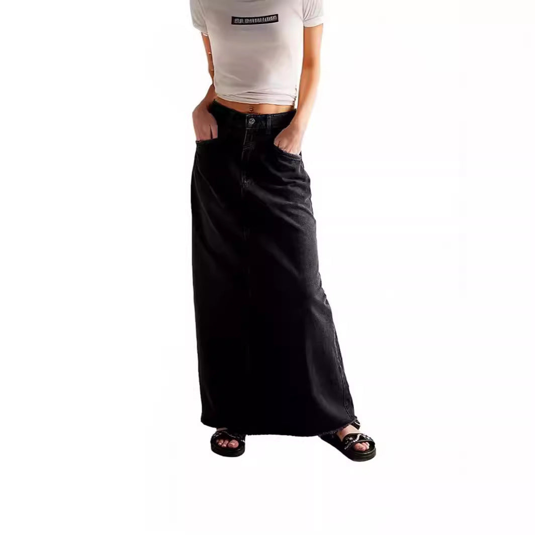 Women's maxiskirt made of black denim with side pockets and casual cut Lune London