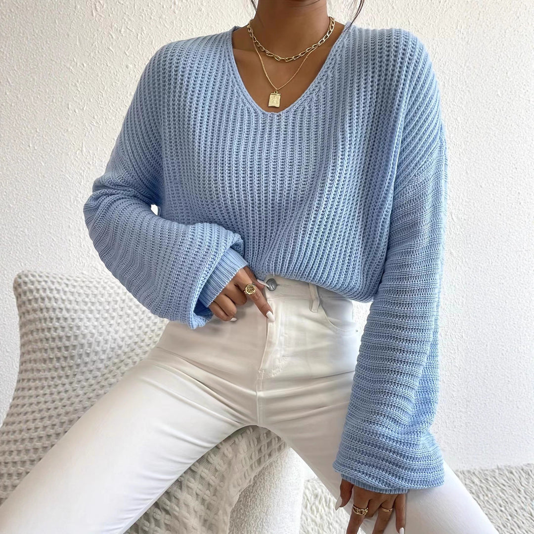 Chunky knit sweater for women with deep V-neck and relaxed sleeves Lune Londonl