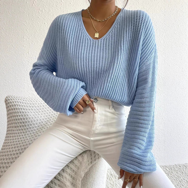 Chunky knit sweater for women with deep V-neck and relaxed sleeves Lune Londonl