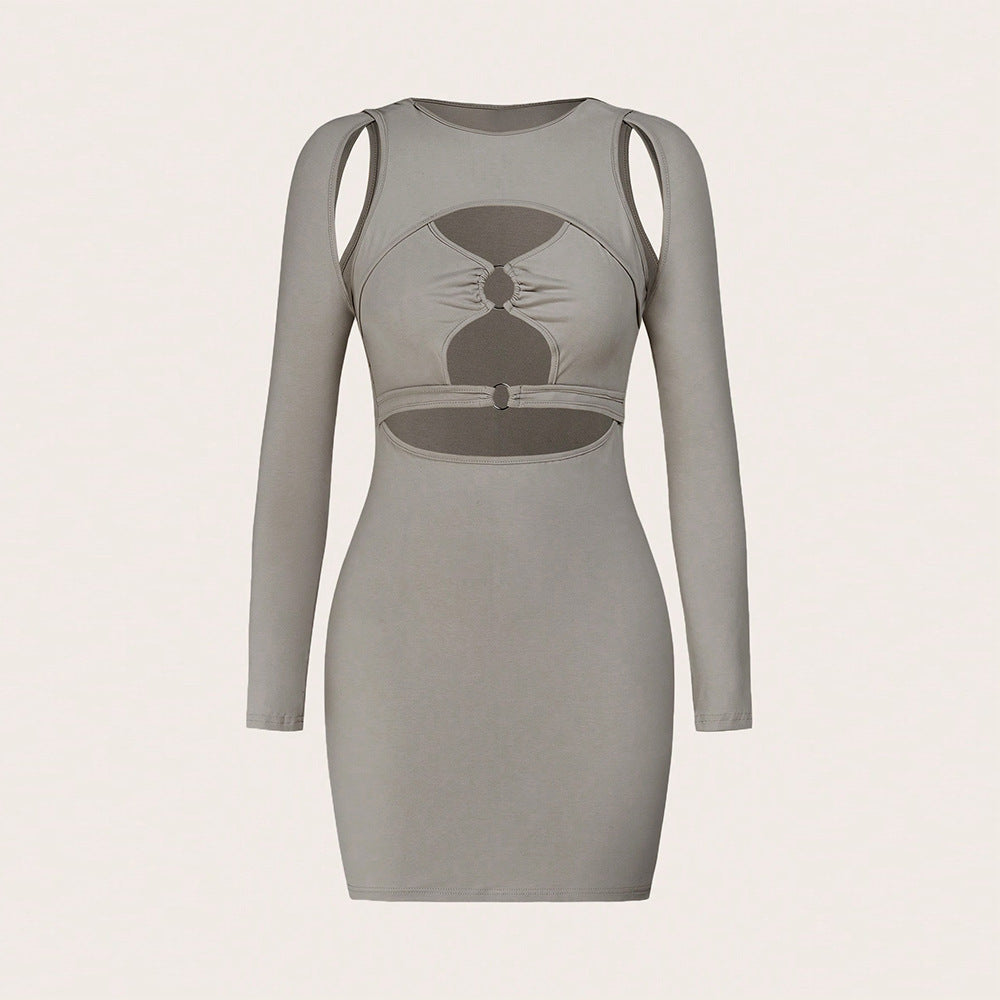Robe mini femme avec découpes asymétriques et détails de bague élégants Chic & Stil