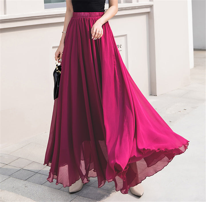 Long and flowing skirt for women with elastic waist and floating hem Lune London
