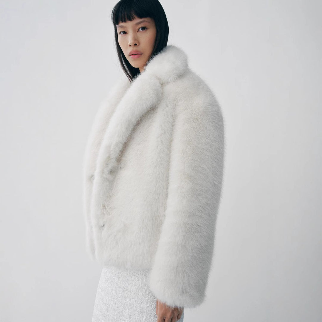 Women Short Plush Jacket with Wide Collar Lune London