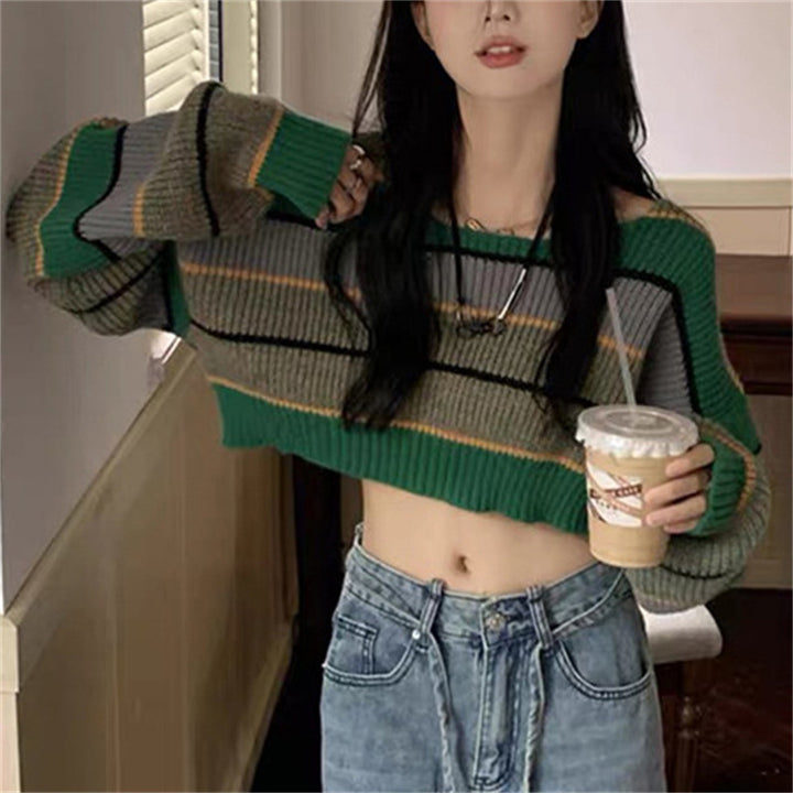 Casual short knit pullover for women with wide sleeves and a striped pattern Lune London