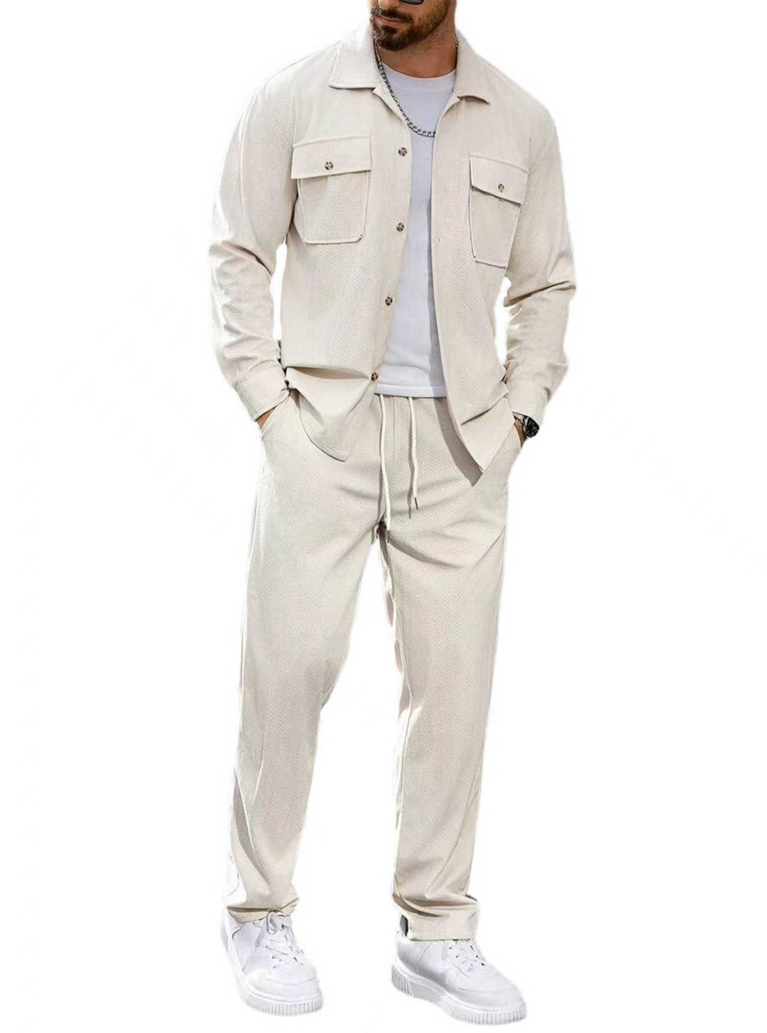 Modern leisure suit for men with practical pockets and elastic waistband Lune London