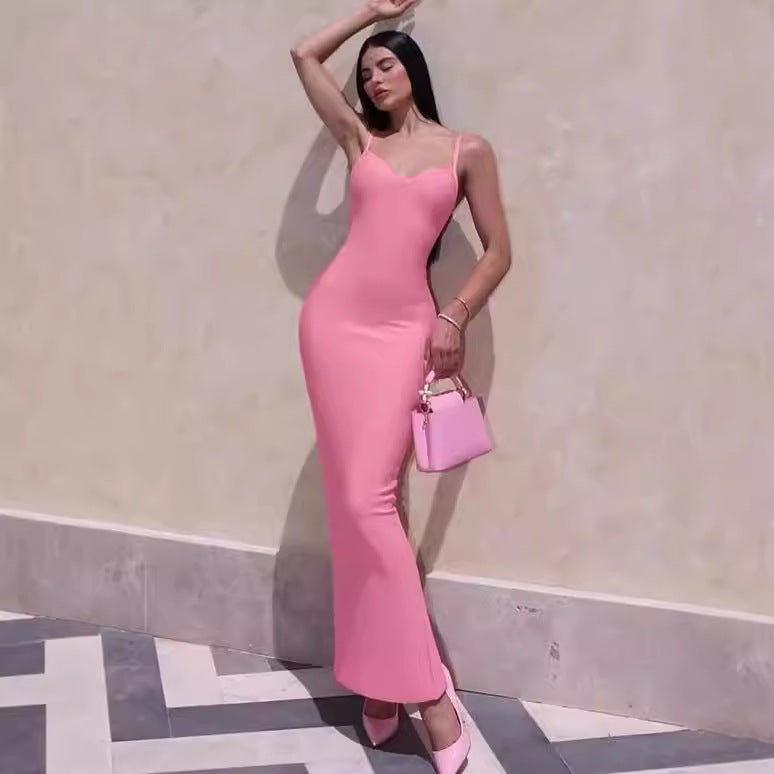 Elegant maxi dress for women with spaghetti straps and a flattering cut for the silhouette Lune London