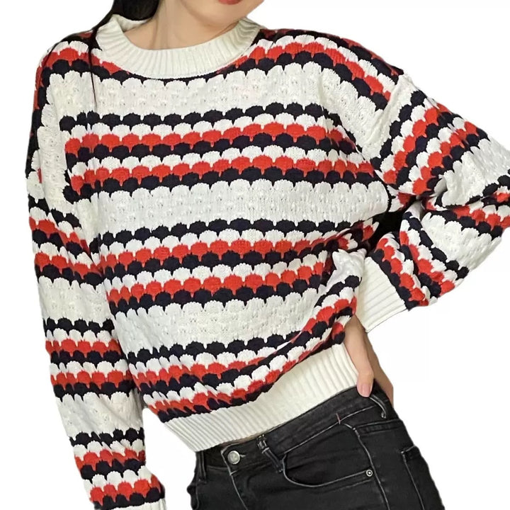 Knitted sweater for women with textured pattern Lune London