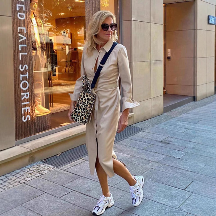 Robe chemise élégante pour femmes avec coupe ajustée et détails à la mode Chic & Stil