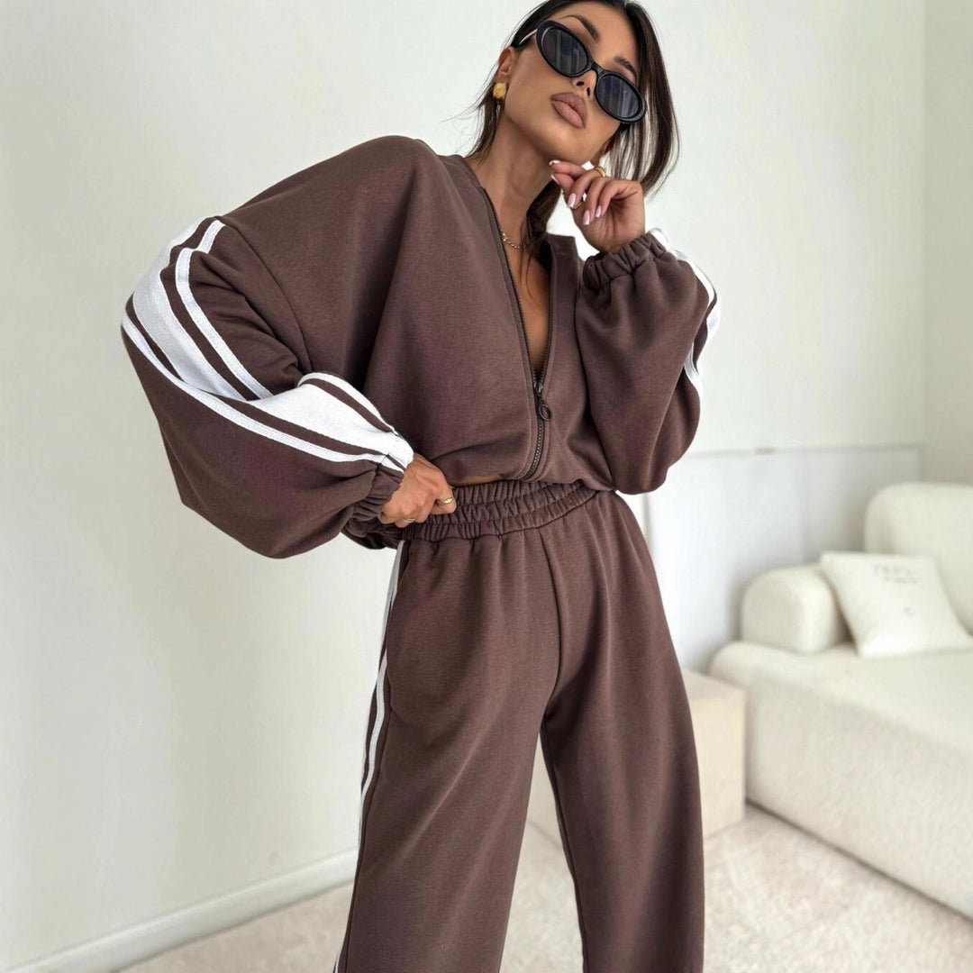 Women’s sports set with voluminous sleeves and zipper Lune London