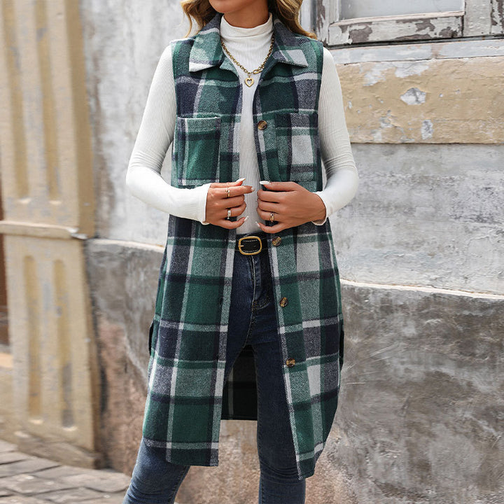 Lune London long sleeve women's cardigan with plaid pattern and practical pockets