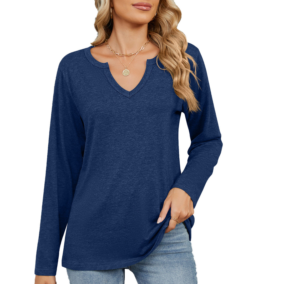 Long sleeve women's T-shirt with trendy V-neck and relaxed fit Lune London