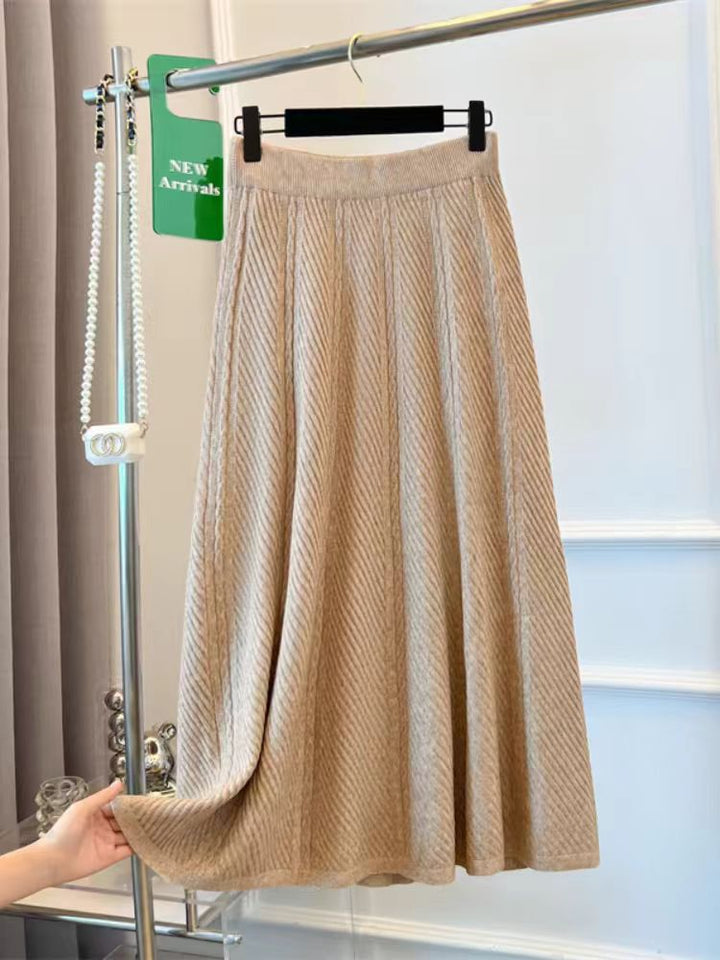 Maxi skirt for women with structured rib design Lune London