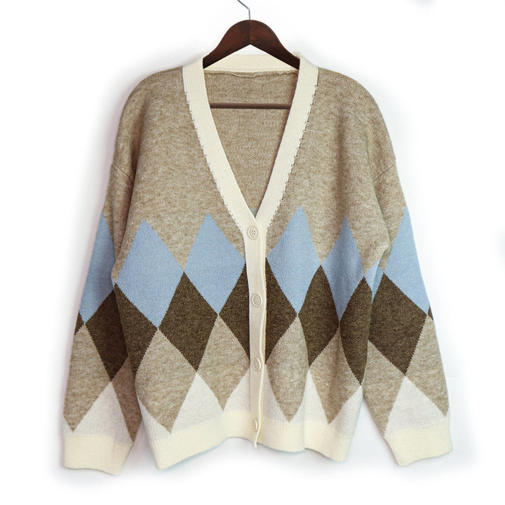Ladies elegant knitted vest with attractive diamond patterns Lune London
