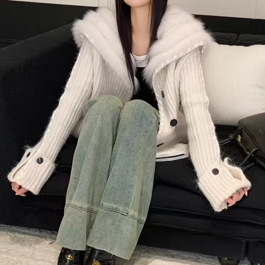 Cardigan pour femmes avec capuche et fausse fourrure décorative Chic & Stil