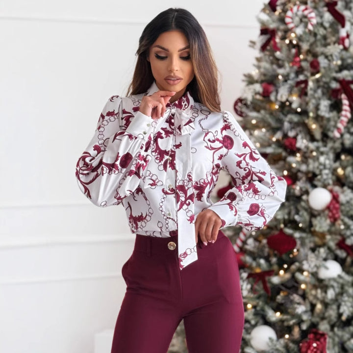 Blouse élégante pour femmes avec col décoratif et design floral Chic & Stil