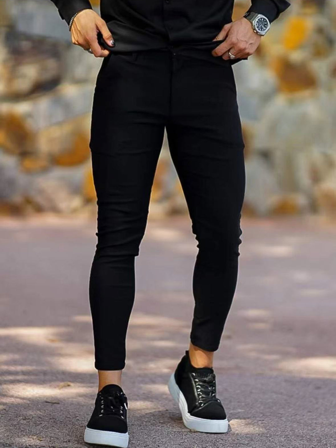 Elegant and comfortable slim fit pants for men with elastic waist and functional pockets Lune London