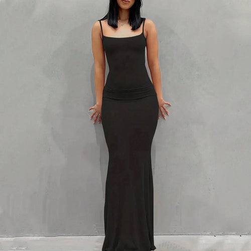 Elegant maxi dress for women with narrow spaghetti straps and a fluid cut Chic & Stil