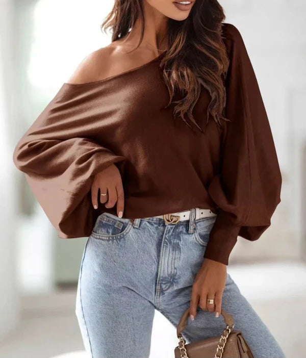 Pull oversized pour femmes avec une coupe asymétrique et un décolleté plongeant Lune London