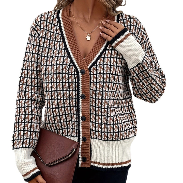 Fashionable ladies cardigan with V-neck and structured knit pattern Lune London