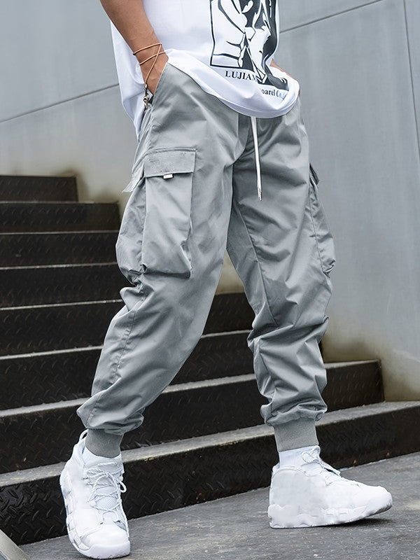 Men's wide-leg cargo pants with practical pockets Lune London