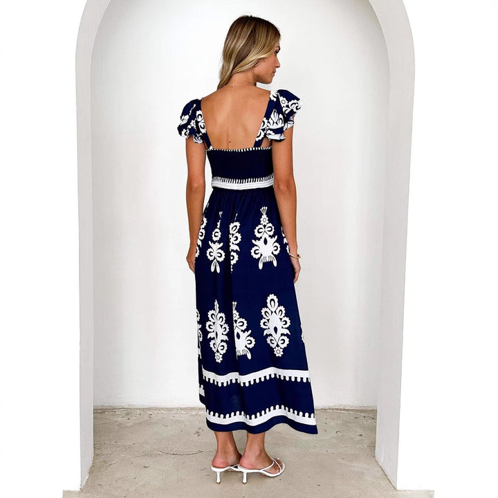 Maxi dress for women with plunge neck design and floral patterns Chic & Stil