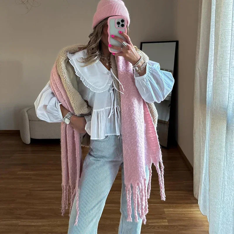 Blouse ludique pour femmes avec ourlet à volants et fermeture par nœud Chic & Stil