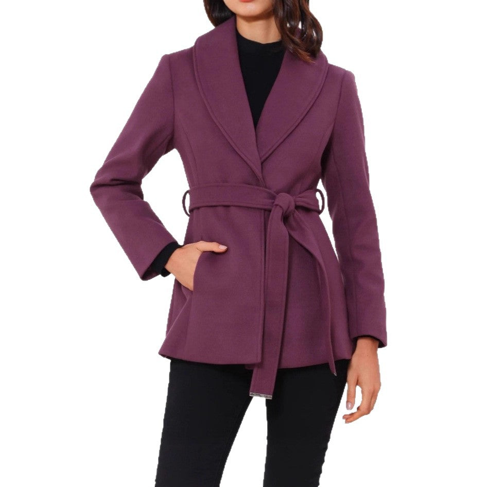 Fashionable women's blazer with belt and Lune London lapels