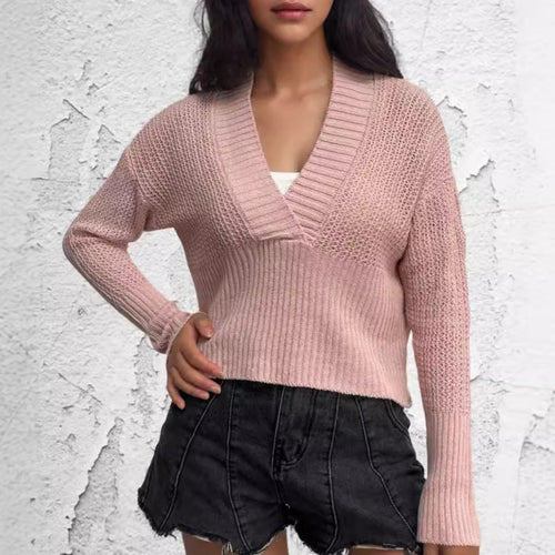 Women trendy knit sweater with a casual V-neck and a fine ribbed design Lune London