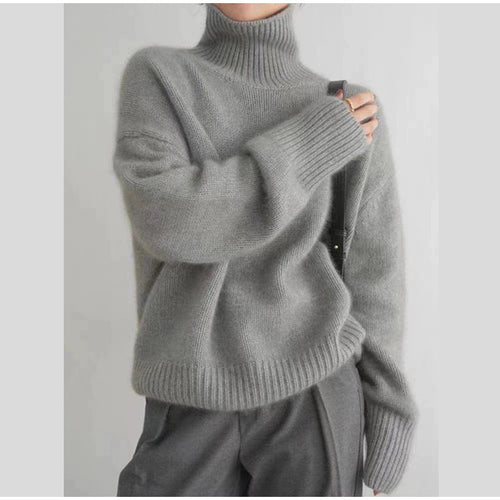 Ladies cozy turtleneck sweater in high quality wool Lune London