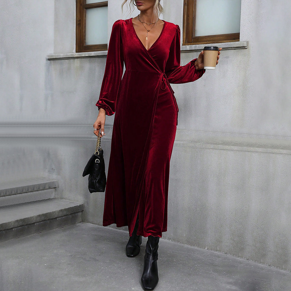 Robe portefeuille élégante pour femmes en velours doux avec décolleté en V profond et fente sur le côté Chic & Stil