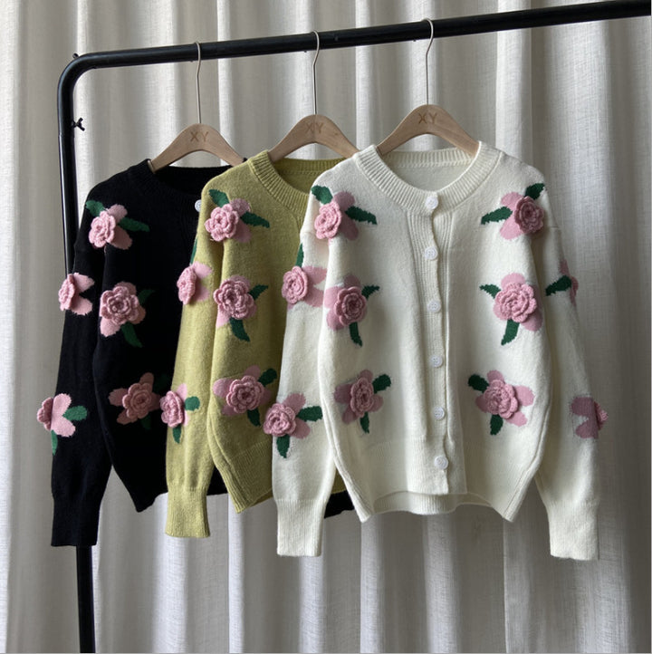 Cardigan pour dames avec motif floral élaboré et fermeture à boutons Chic & Stil