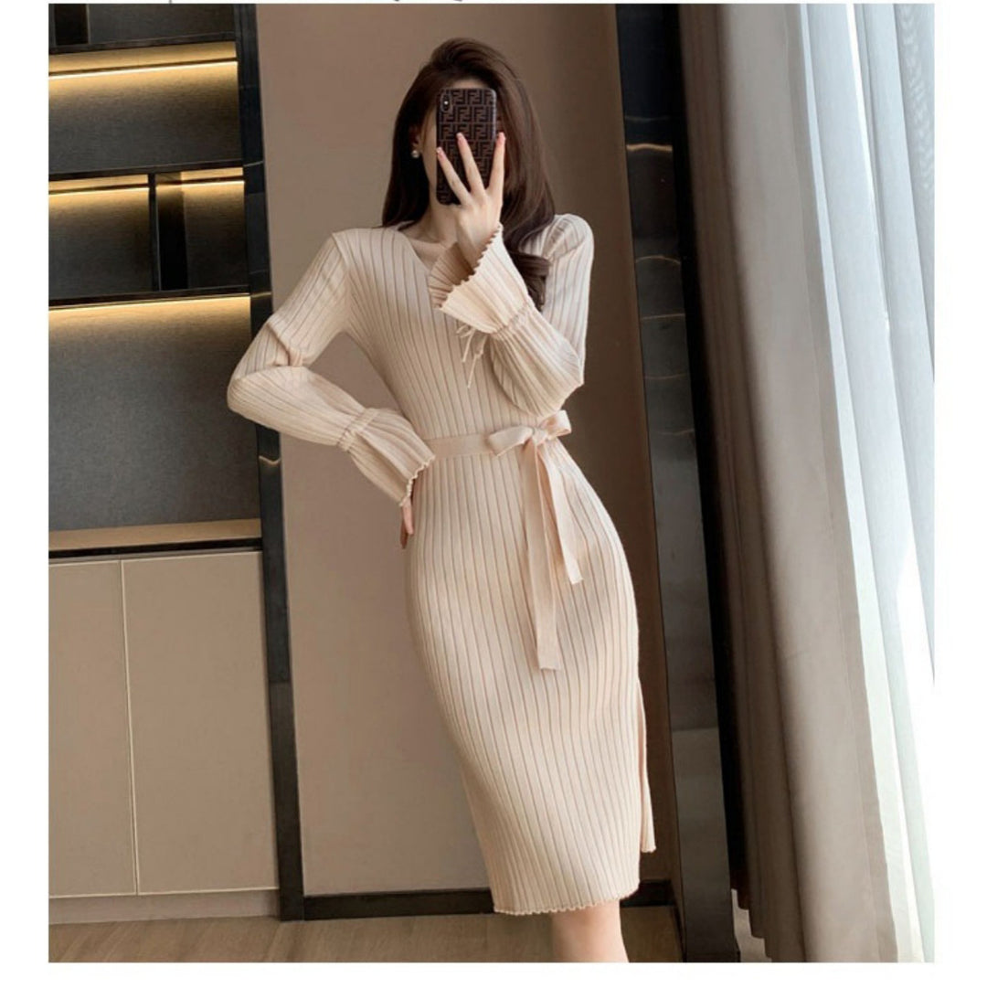 Robe en tricot pour femmes avec un élégant cintrage à la taille et une structure à côtes Chic & Stil