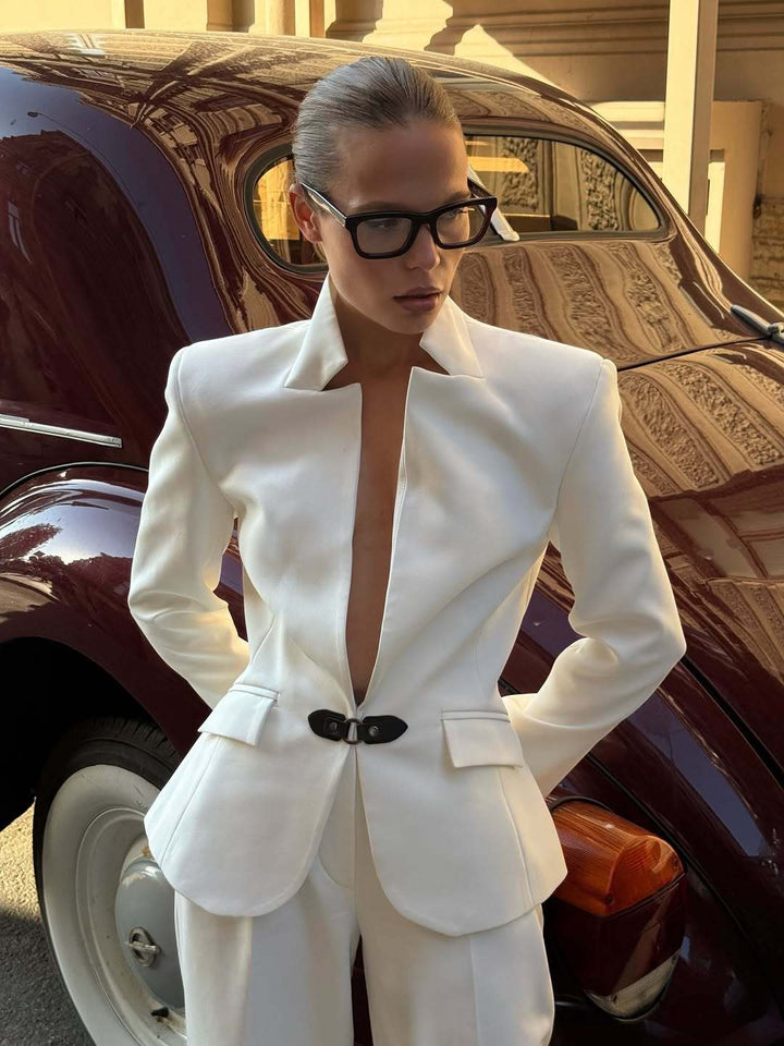 Elegant women's blazer with modern cut and original details Lune London