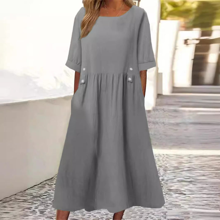 Simple women's summer dress with practical pockets and a casual cut Lune London