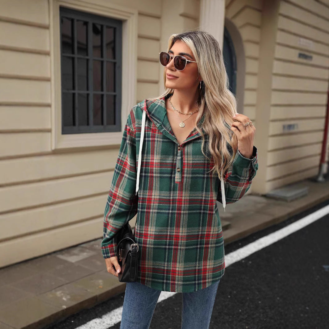 Checkered hooded blouse for women with practical button details and a relaxed fit Lune London