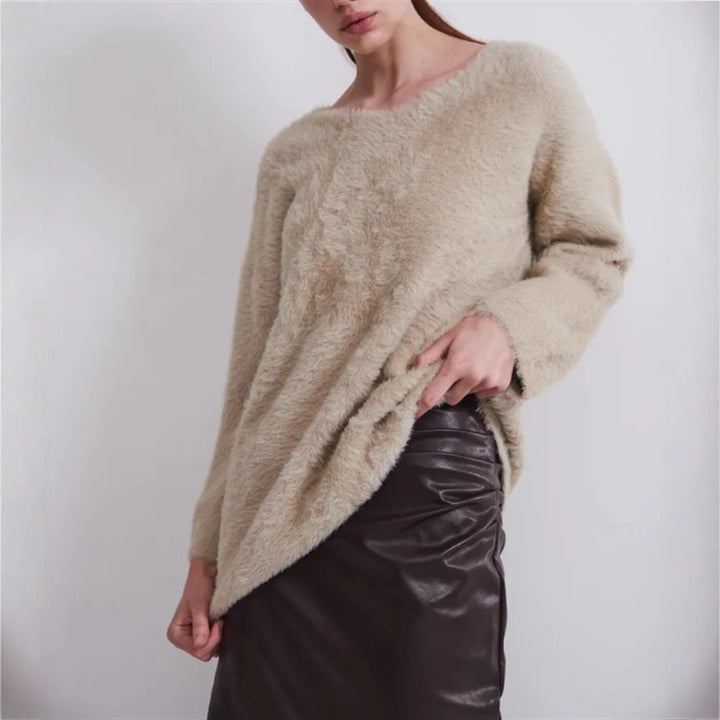 Ladies Soft V-neck Pullover in High-Quality Material Lune London