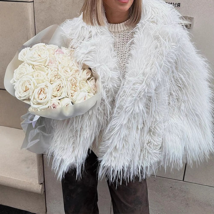 Faux fur jacket for women with a luxurious design and a voluminous cut Lune London