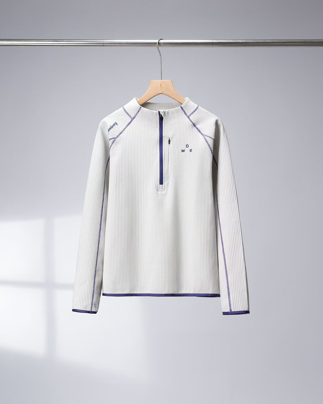 T-shirt fonctionnel féminin avec fermeture éclair innovante Chic & Stil