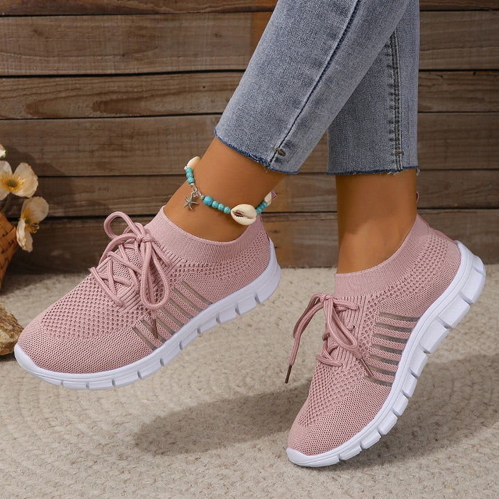 Women's sports shoes with breathable knit upper Lune London
