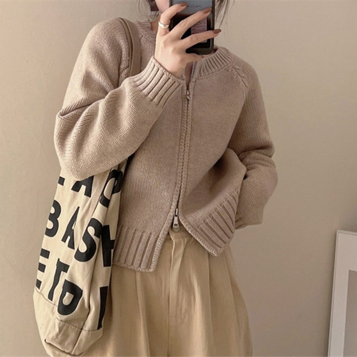 Cardigan Femme Confortable avec Zip et Ourlet Large à Côtes Chic & Stil