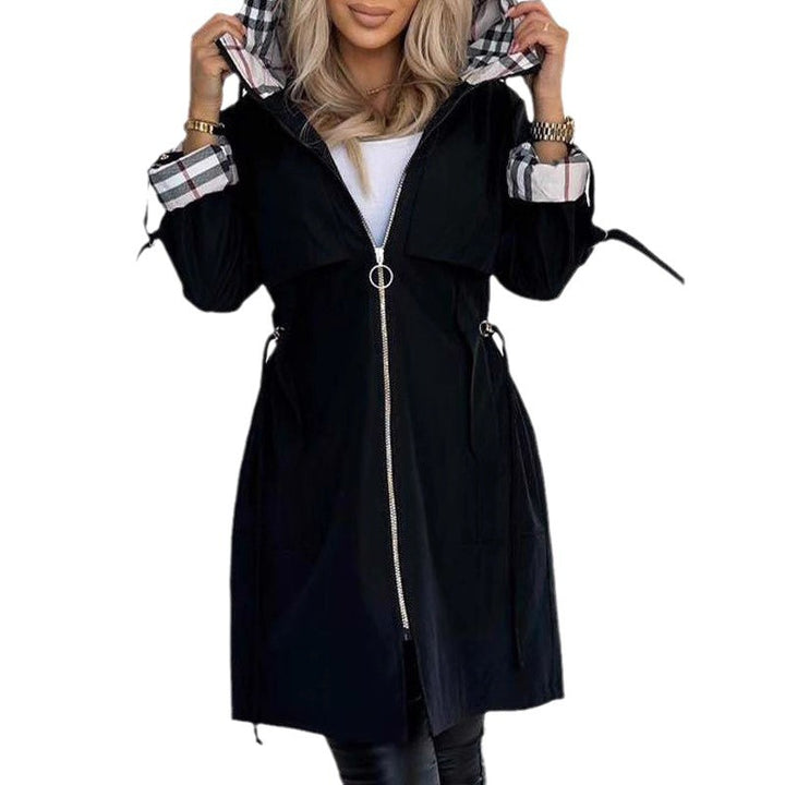 Veste utilitaire moderne pour femmes avec ceinture réglable et capuche Chic & Stil
