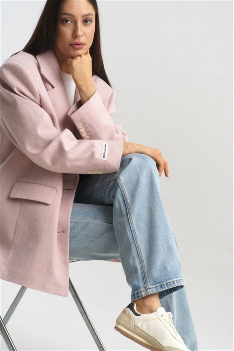 Elegant blazer for women in a modern cut with minimalist details Lune London