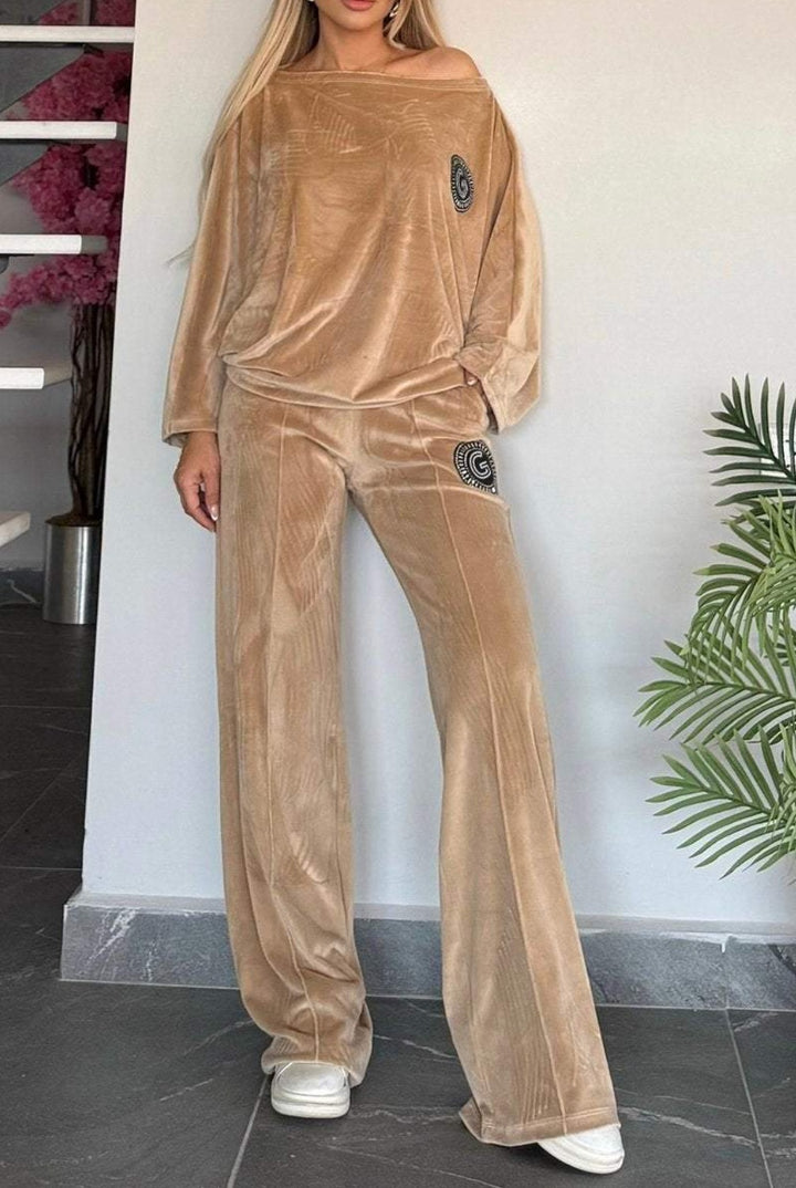 Ensemble décontracté en velours pour femme avec coupe douce Chic & Stil