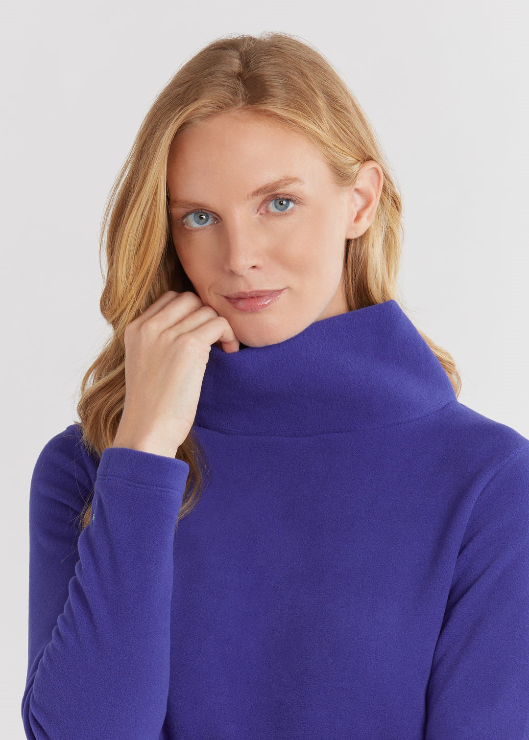 Lune London Elegant Polar Turtleneck Sweater for Women