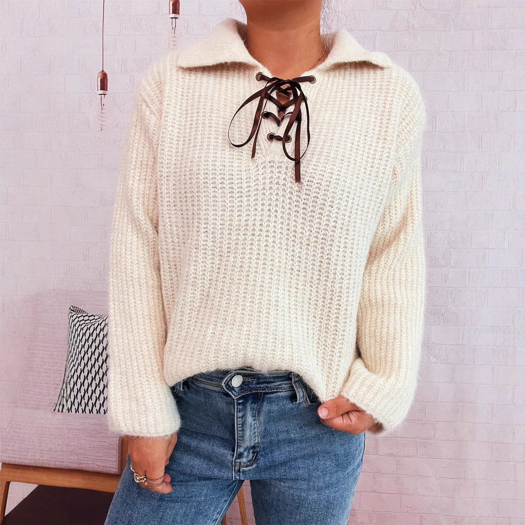 Pull décontracté pour femmes avec un laçage féminin et un tricot doux Chic & Stil