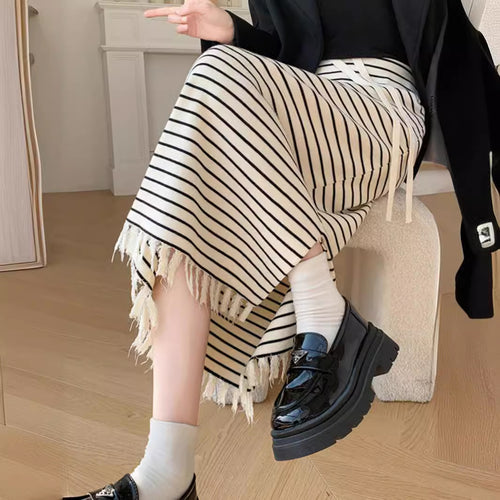 Pull décontracté pour femmes avec impression et design d'ourlet à la mode Chic & Stil