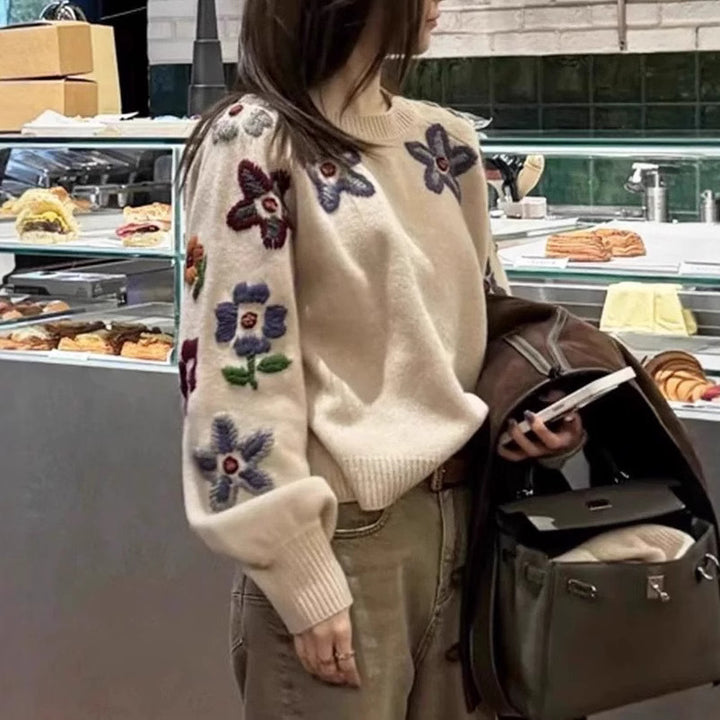 Pull en tricot élégant pour femmes avec design de broderie florale et coupe décontractée Chic & Stil